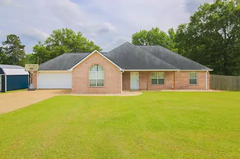 119 Pea Reaux Ln, Gladewater, TX 75647