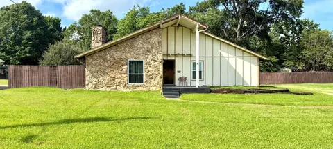 109 E Gladiola St, White Oak, TX 75693