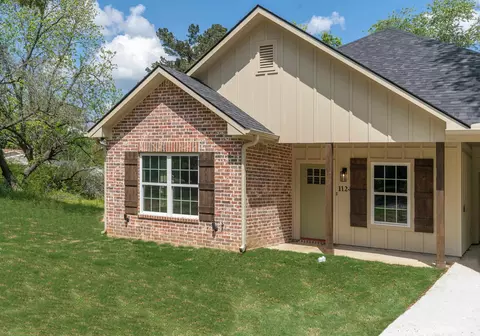 1124 Hackberry Rd, Gladewater, TX 75647