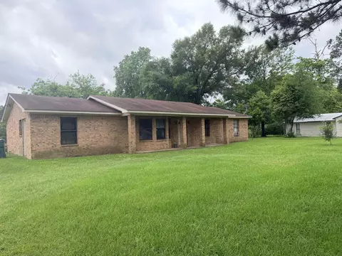 310 Holt St, Carthage, TX 75633