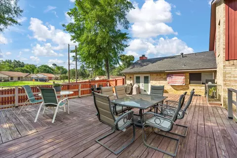 Exterior - 302 Cindi Ct, Longview, TX 75605 photo 7 of 11