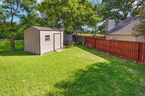 Exterior - 302 Cindi Ct, Longview, TX 75605 photo 8 of 11