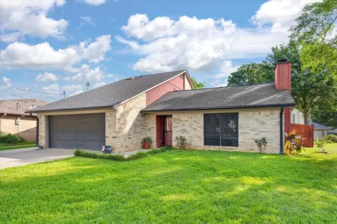 Exterior - 302 Cindi Ct, Longview, TX 75605 photo 2 of 11