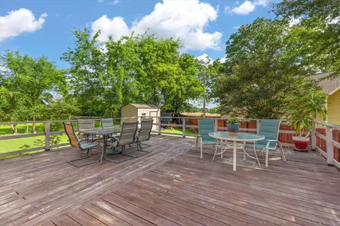 Exterior - 302 Cindi Ct, Longview, TX 75605 photo 6 of 11