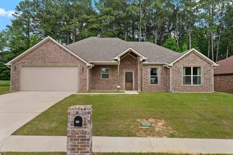 310 Molly Maye Dr, Marshall, TX 75672