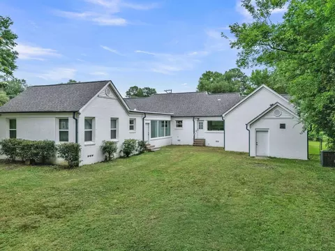 Exterior - 715 Noel Dr, Longview, TX 75602 photo 5 of 9