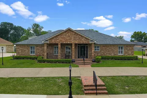 1413 Shawnee Trl, Henderson, TX 75654