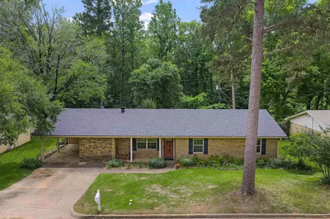 1513 Peterson Ln, Henderson, TX 75654