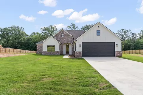 223 Big Oaks Rd, Kilgore, TX 75662