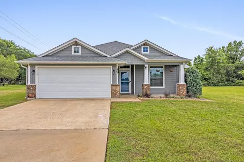 407 Hiawatha St, Longview, TX 75603