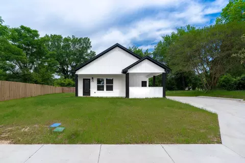 439 S Center St, Longview, TX 75601