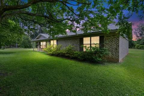 636 Leisure Ln, Waskom, TX 75692