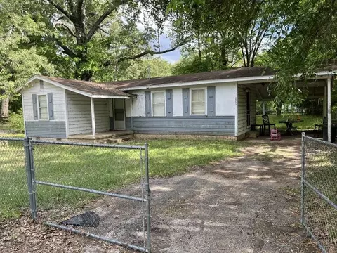 2506 Angeline St, Kilgore, TX 75662