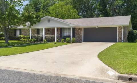 1817 Beth Dr, Longview, TX 75605