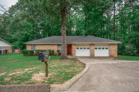 805 Chris Dr, Longview, TX 75605