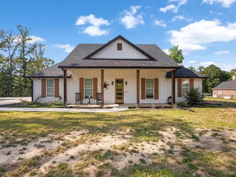 1562 Willow Oak Rd, Gladewater, TX 75647
