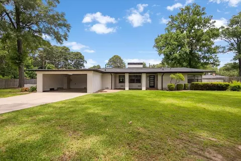 1007 Lincoln Dr, Longview, TX 75604