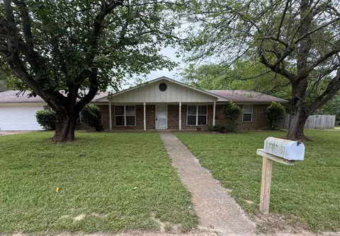 412 Angelina St, Jacksonville, TX 75766