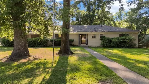 303 Wildwood Ln, Kilgore, TX 75662