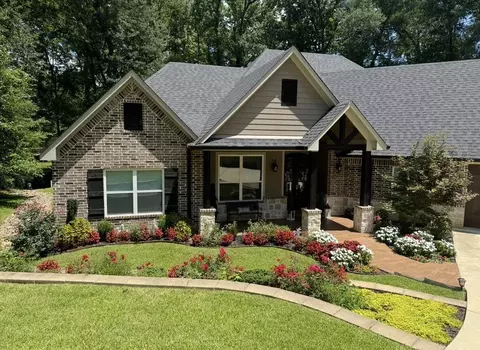 532 Cambridge Cir, Carthage, TX 75633