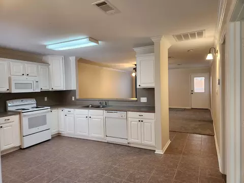 1803 Riverstone Ln, Longview, TX 75605 photo 4