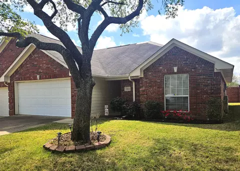 5401 Hollytree Dr, Tyler, TX 75703