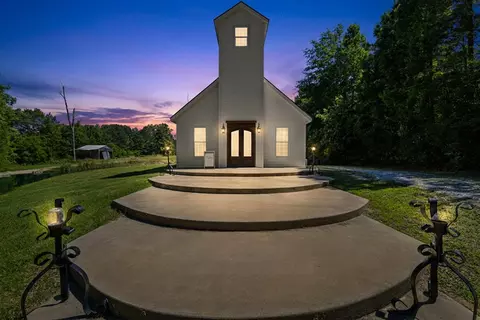 160 County Road 3342, De Berry, TX 75639