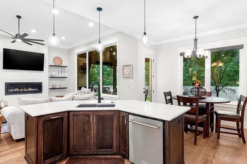 Kitchen - 4301 Windrush Blvd, Longview, TX 75604 photo 2 of 4