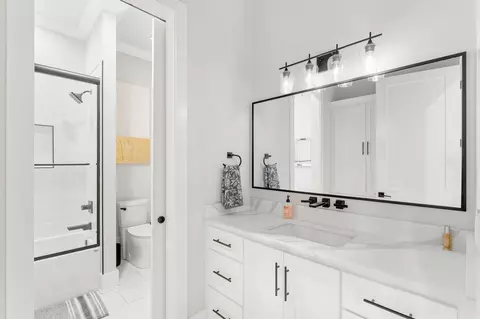 Bath - 4301 Windrush Blvd, Longview, TX 75604 photo 3 of 4