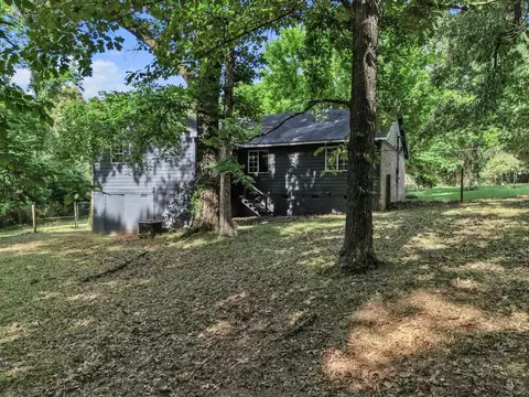 Exterior - 2802 Granite Dr, Longview, TX 75604 photo 4 of 9