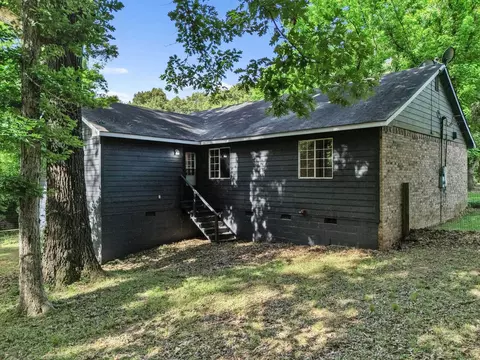 Exterior - 2802 Granite Dr, Longview, TX 75604 photo 2 of 9