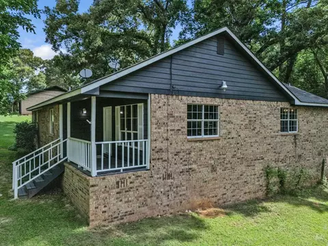 Exterior - 2802 Granite Dr, Longview, TX 75604 photo 8 of 9
