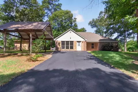 6110 Club Dr, Gilmer, TX 75645