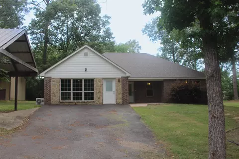 6110 Club Dr, Gilmer, TX 75645