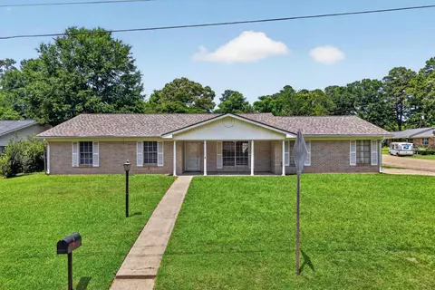1 Tanglewood Ct, Longview, TX 75604