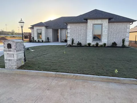 103 Moonlight Dr, Hallsville, TX 75650