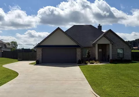 110 Saddle Brook Cir, Hallsville, TX 75650