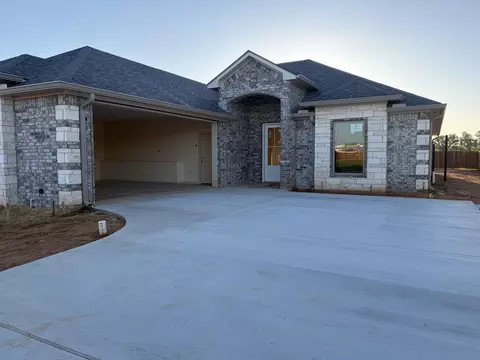 105 Moonlight Dr, Hallsville, TX 75650