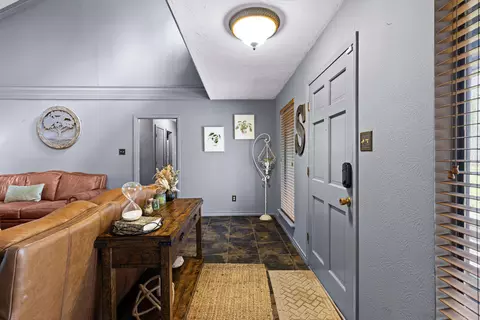 Entry Way - 32 Stonegate, Longview, TX 75601 photo 1 of 3