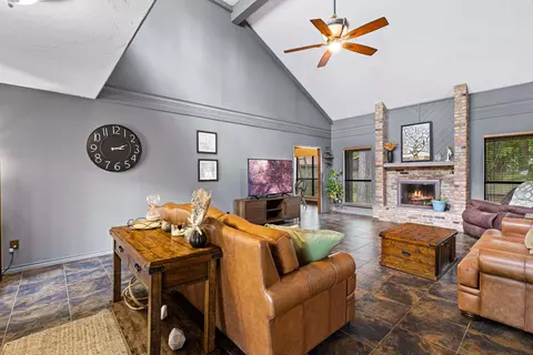 Living - 32 Stonegate, Longview, TX 75601 photo 1 of 3