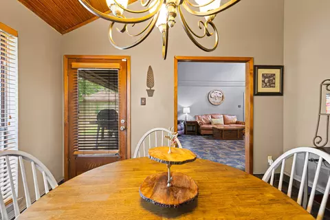 Entry Way - 32 Stonegate, Longview, TX 75601 photo 2 of 3