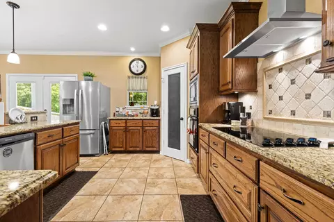 Kitchen - 151 Tiger Lily, Diana, TX 75640 photo 4 of 4