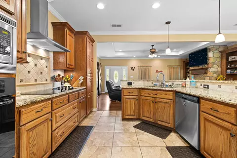 Kitchen - 151 Tiger Lily, Diana, TX 75640 photo 3 of 4