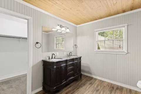 Bath - 801 Park St, Gilmer, TX 75644 photo 1 of 4