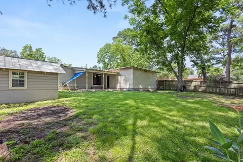 Exterior - 801 Park St, Gilmer, TX 75644 photo 5 of 5