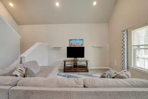 Living - 112 E Berkley, Longview, TX 75604 photo 1 of 2