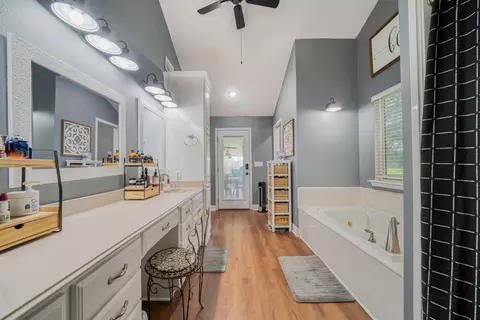 Entry Way - 176 Golf Rd, Gilmer, TX 75645 photo 3 of 3