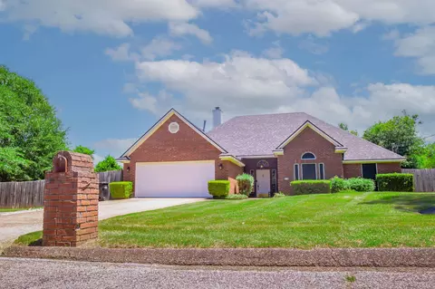 3718 Kriss Dr, Longview, TX 75604