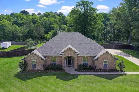 175 Kayla Ln, Longview, TX 75602