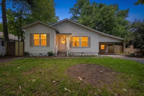 1303 E Lantrip St, Kilgore, TX 75662